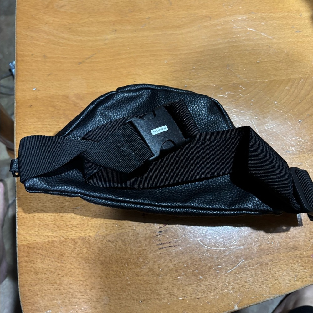 Pandora Black Belt Bag New no tags - Picture 5 of 7